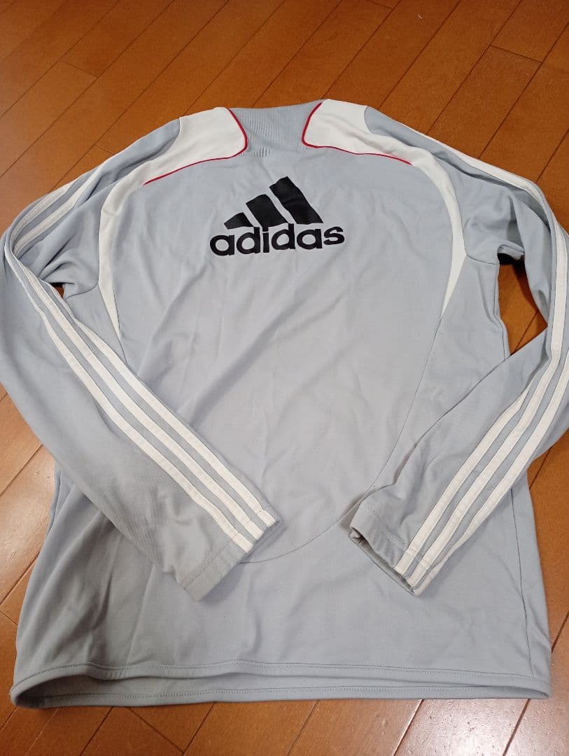 adidas Liverpool FC ジャージ グレー
