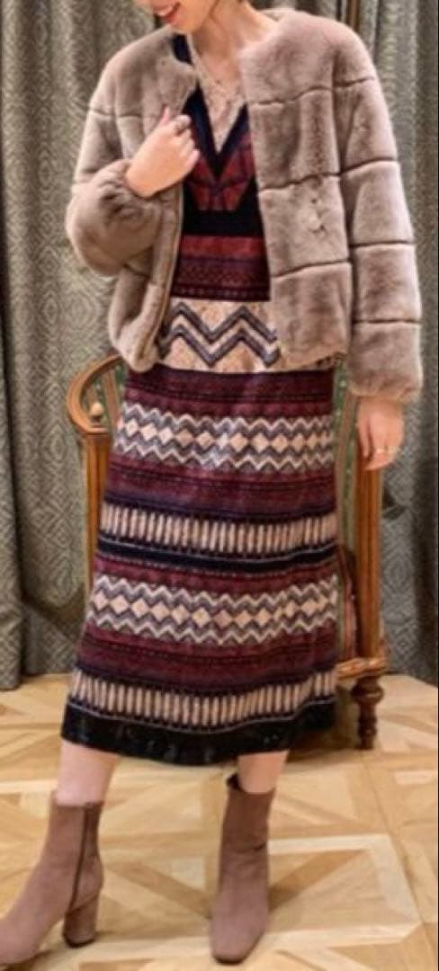 グレースコンチネンタル　リバーシブルノーカラーレッキスブルゾン　一回短時間使用