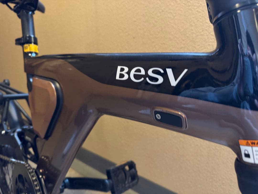 BESV 折りたたみ電動アシスト自転車 20インチ 黒/茶色