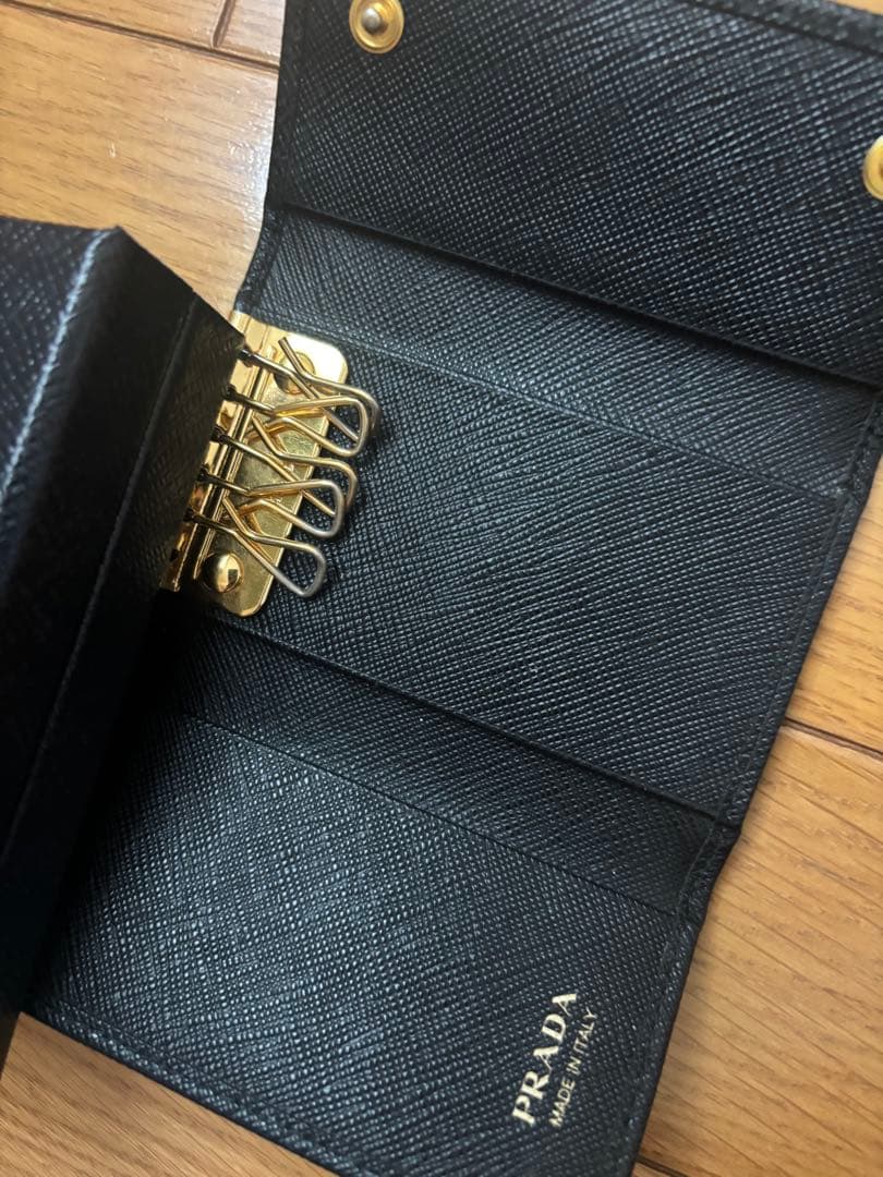 PRADA サフィアーノマルチカラー キーケース