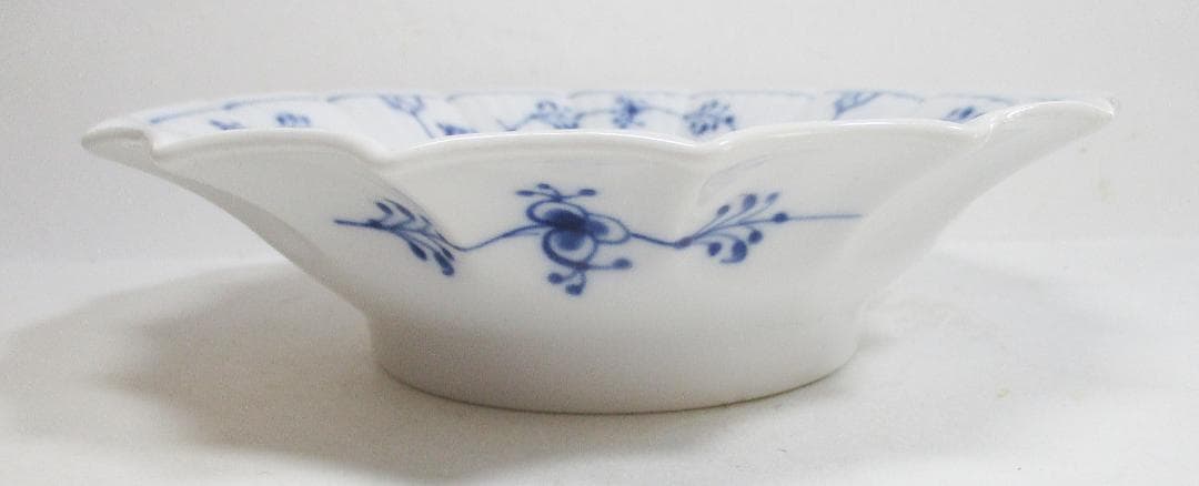 ロイヤルコペンハーゲン ブルーフルーテッド プレイン シェルディッシュ