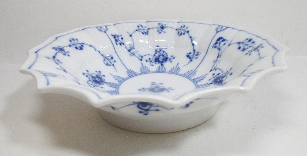 ロイヤルコペンハーゲン ブルーフルーテッド プレイン シェルディッシュ