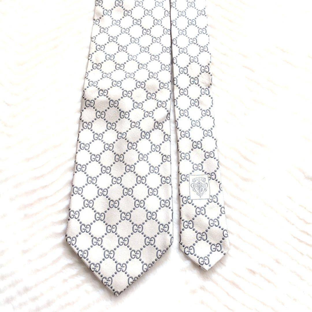 GUCCI　ネクタイ　gg　シルバー　高級　ハイブランド　あんしん鑑定