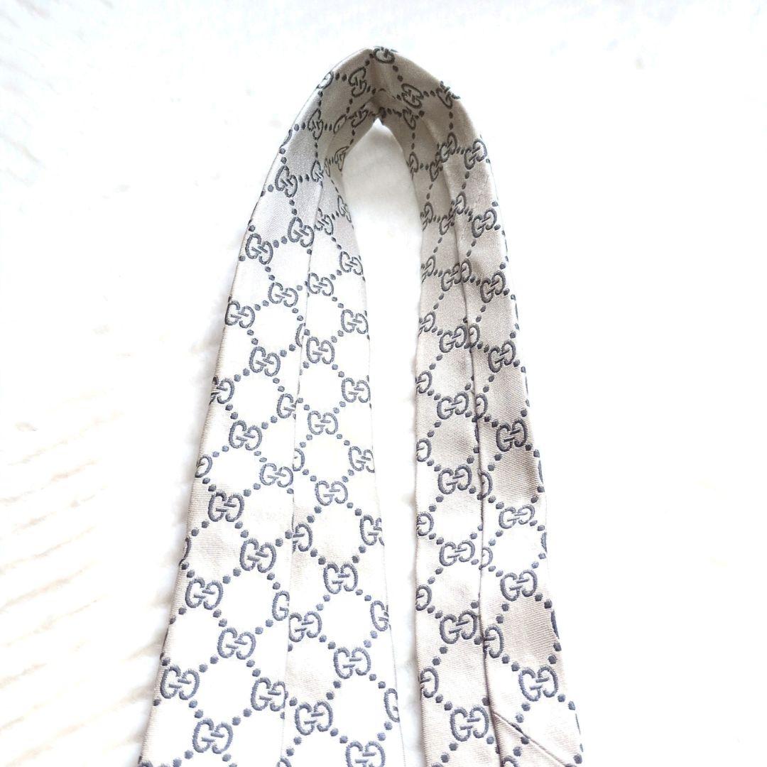GUCCI　ネクタイ　gg　シルバー　高級　ハイブランド　あんしん鑑定