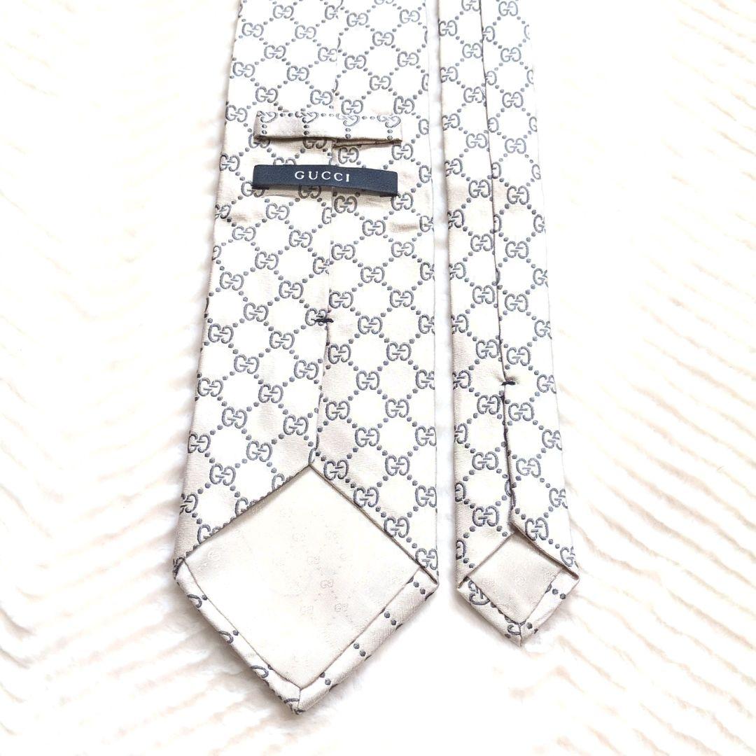 GUCCI　ネクタイ　gg　シルバー　高級　ハイブランド　あんしん鑑定