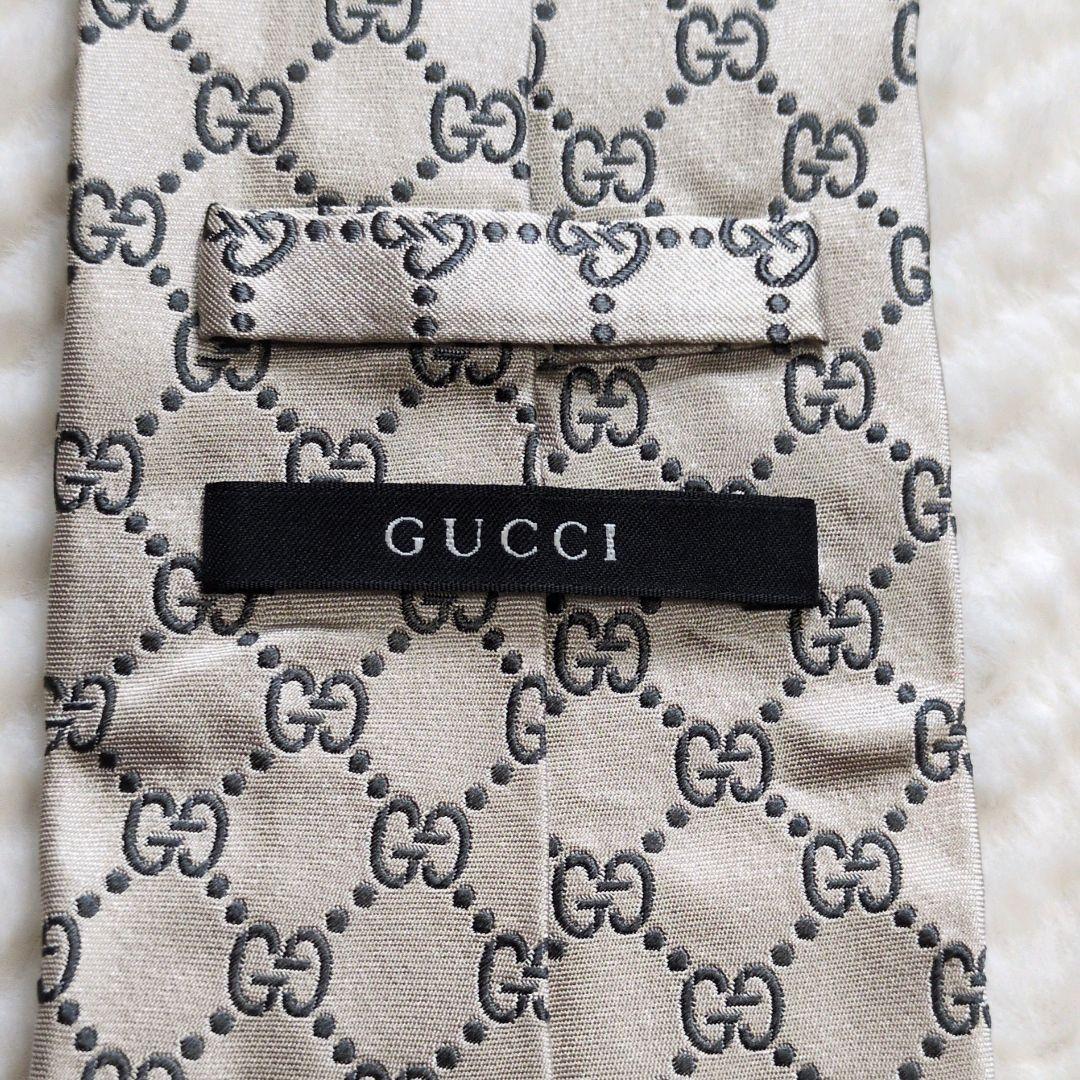 GUCCI　ネクタイ　gg　シルバー　高級　ハイブランド　あんしん鑑定