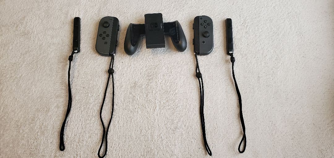 Nintendo Switch 本体 赤/青　追加コントローラー2個付き