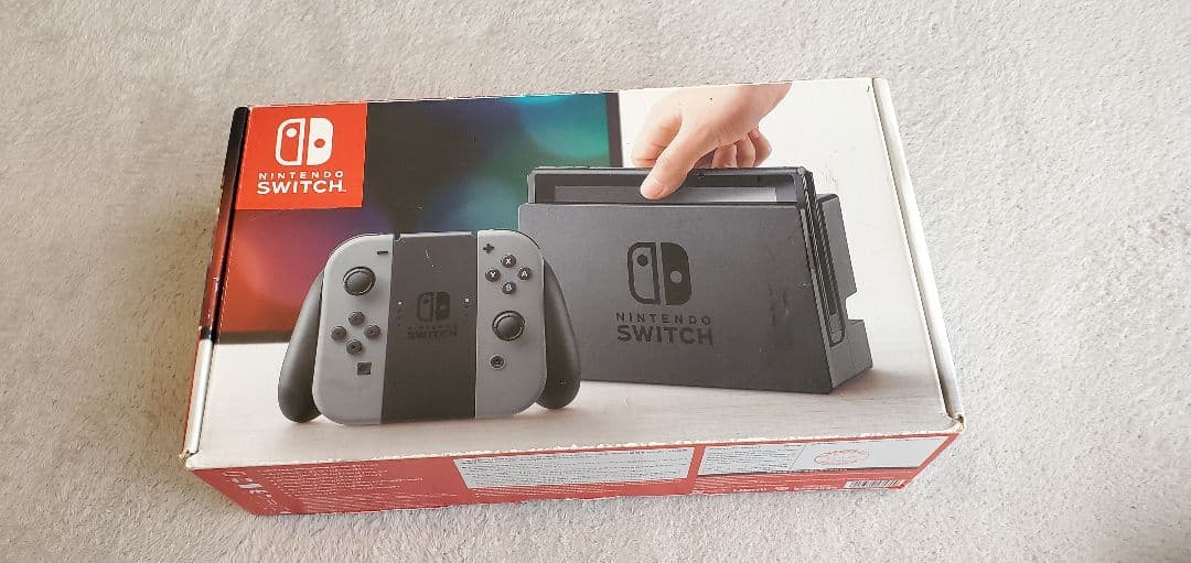 Nintendo Switch 本体 赤/青　追加コントローラー2個付き