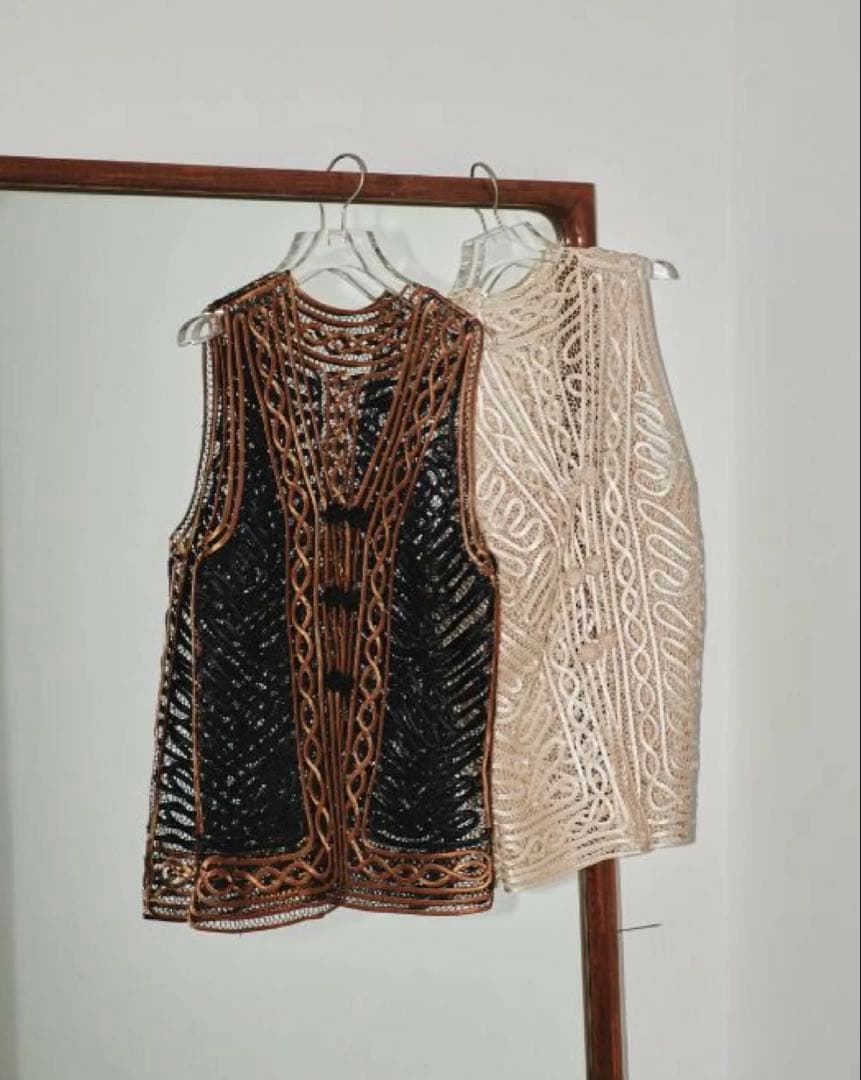 【タグ新品未使用】TODAYFUL Embroidery Middle Vest