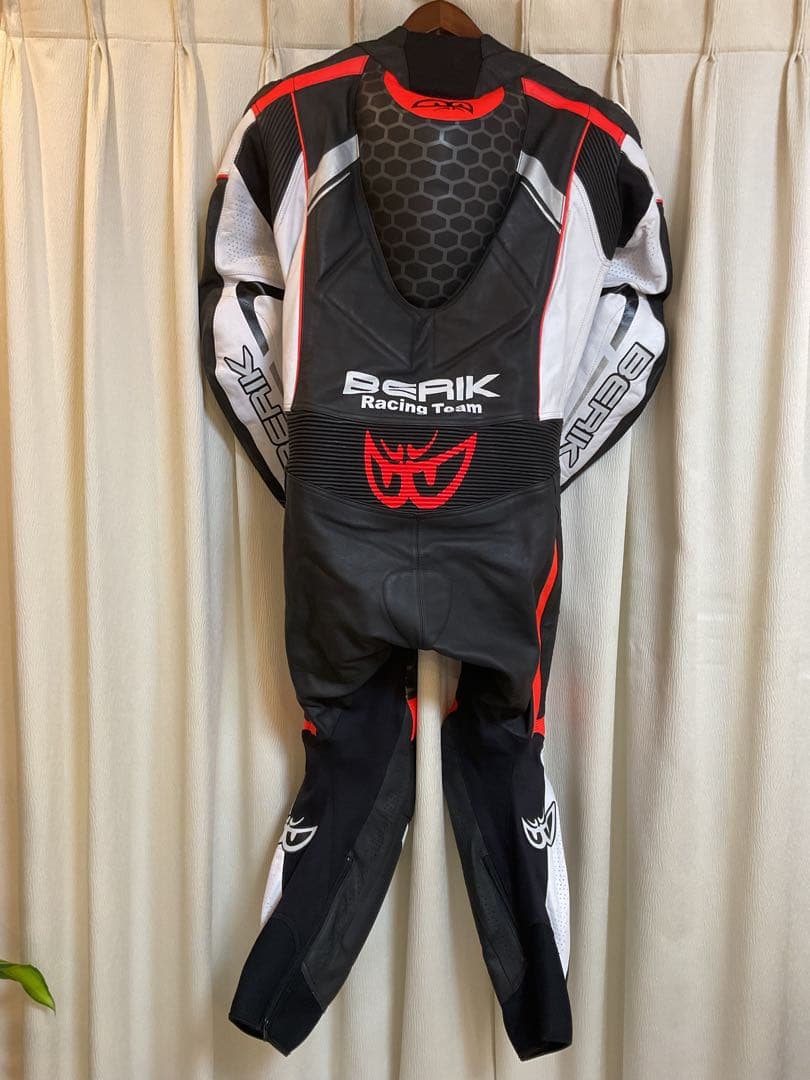 【未使用】MFJ公認 BERIK ベリック レーシングスーツ 54サイズ