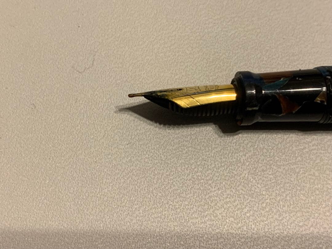 黒と青のマーブル模様 万年筆