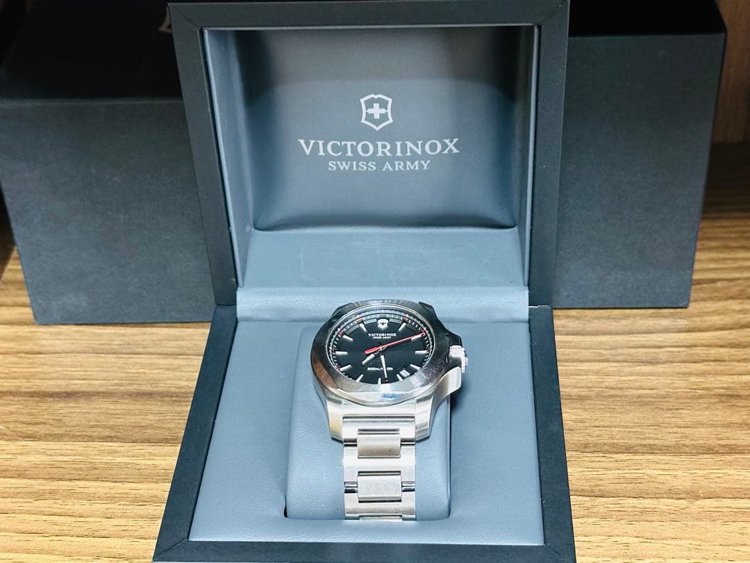 Victorinox 腕時計 ブラックダイヤル 時計