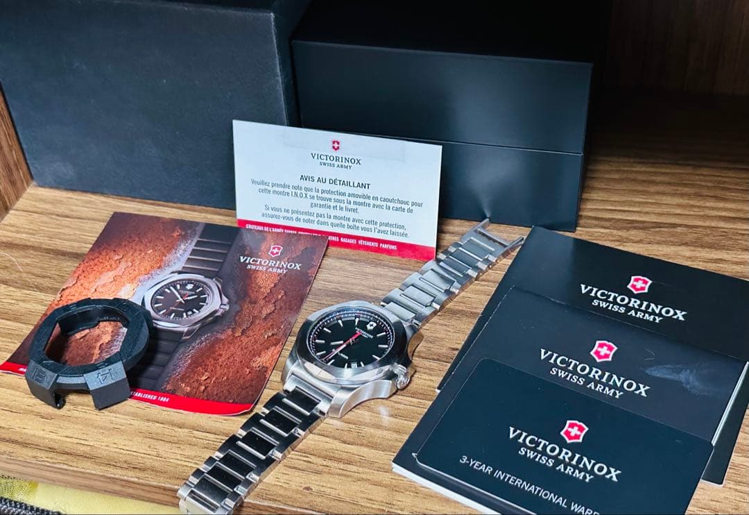 Victorinox 腕時計 ブラックダイヤル 時計