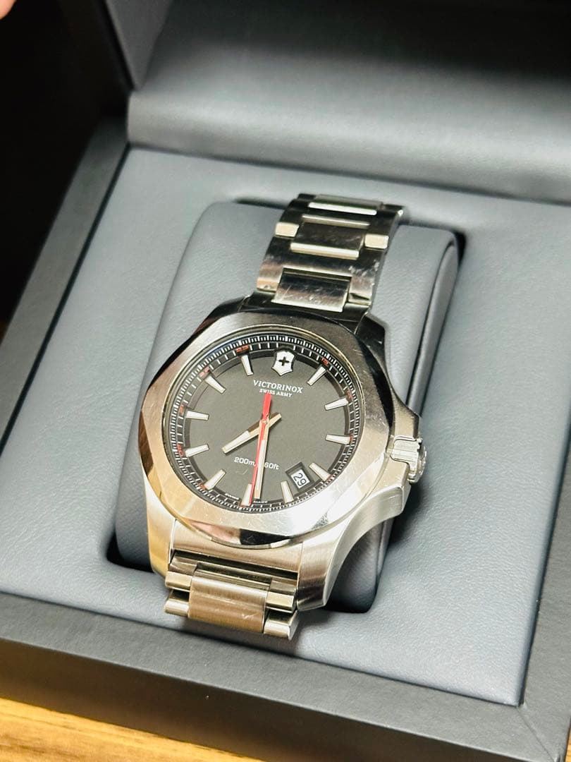 Victorinox 腕時計 ブラックダイヤル 時計