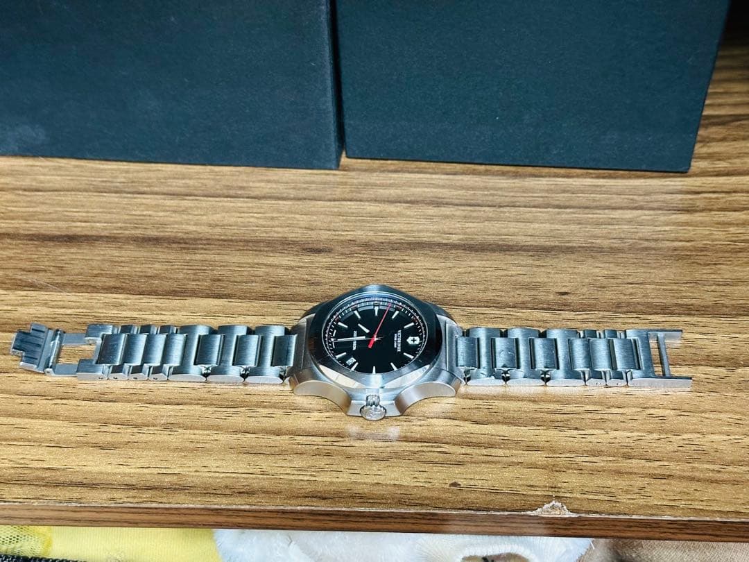 Victorinox 腕時計 ブラックダイヤル 時計