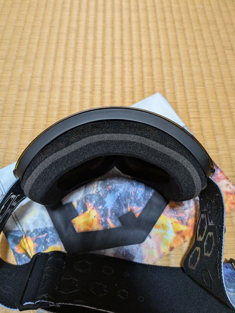 OUT OF THE ONE OPEN FUOCO 調光＆偏光ゴーグル