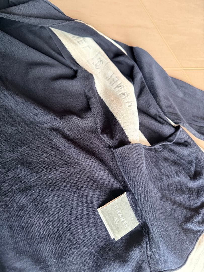 美品　CHANEL 薄手コットン素材　ネイビー フード付きパーカー