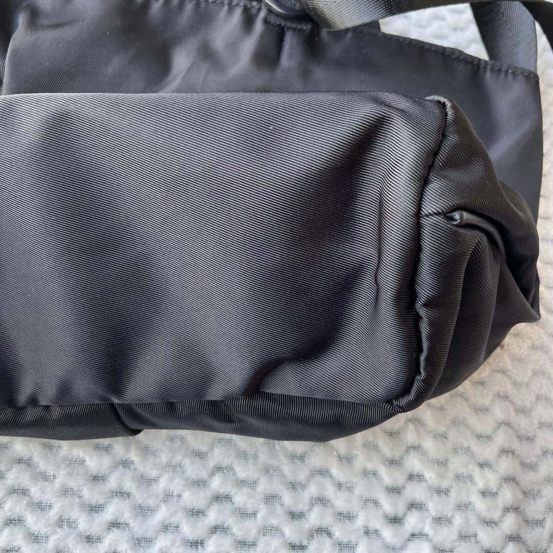 イアパピヨネ アジャスタートートバッグ 横型 ブラック