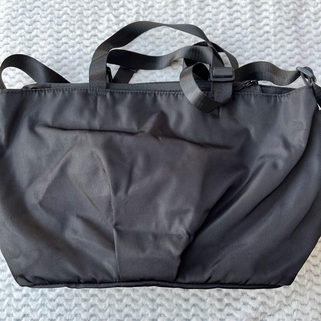 イアパピヨネ アジャスタートートバッグ 横型 ブラック
