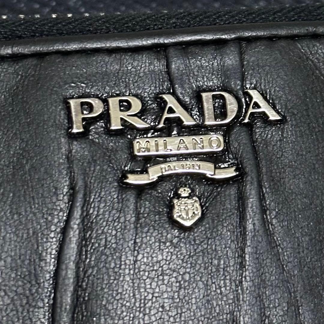 PRADA プラダ　長財布　ラウンドファスナー　ナッパレザー　シルバーロゴ