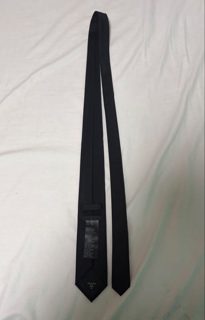 PRADAプラダ　黒ナイロン　3度使用の美品！