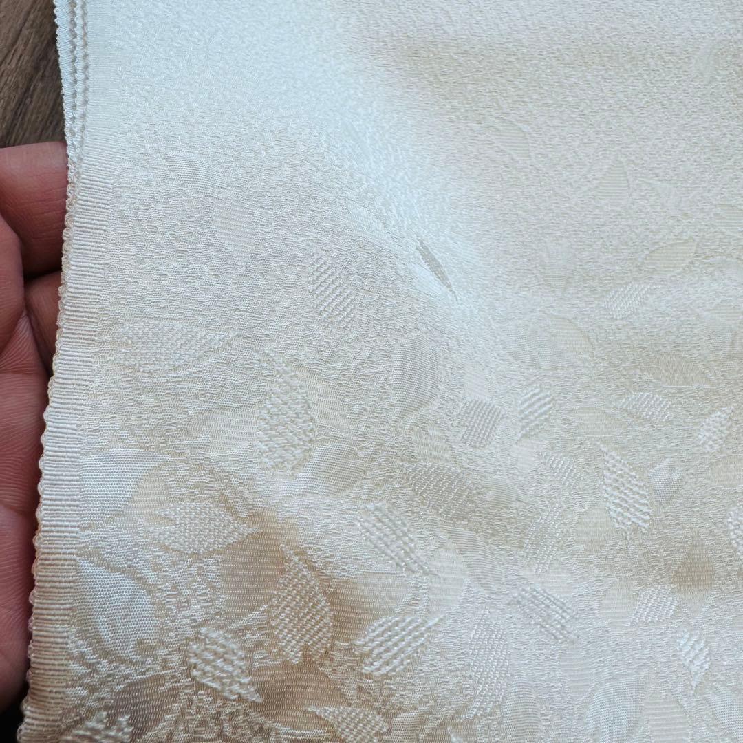 新品未使用品　留袖　正絹　帯揚げ　帯締め 末広　扇　4点セット　着物　白　金