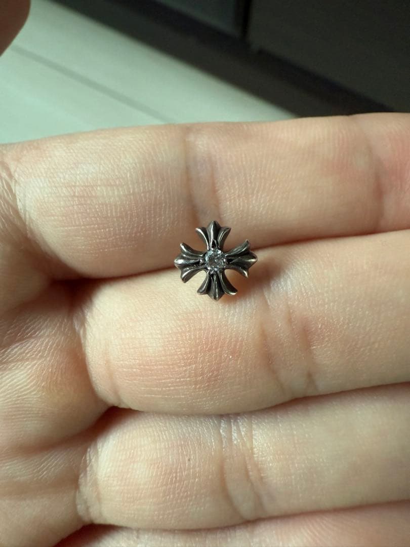 クロムハーツ CHプラススタッドピアスwithダイヤモンド