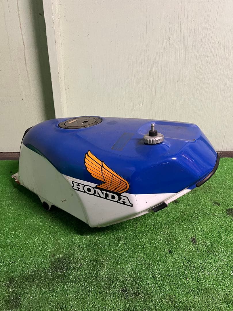 ワヒュルホンダ　NSR250R ガソリンタンク　青白　MC18'88？