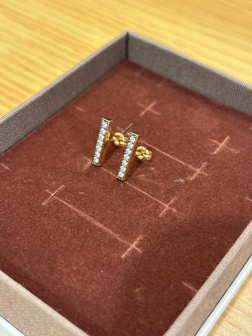 ete ストレートクリアビジュー ピアス