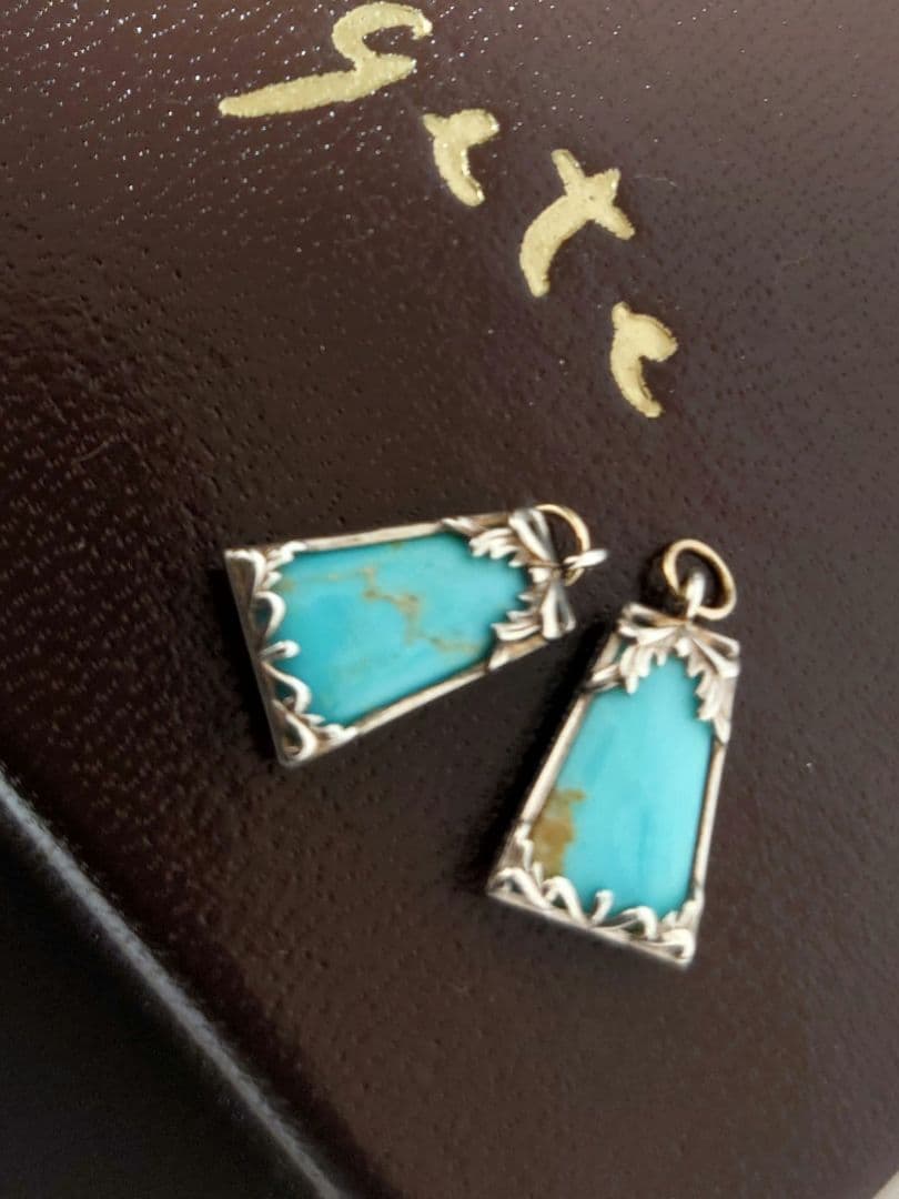 agete 青山限定ターコイズピアスチャーム