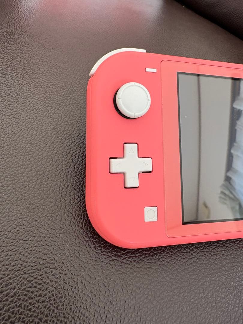 Switchライト本体　箱あり　ピンク　動作確認済　キズあり