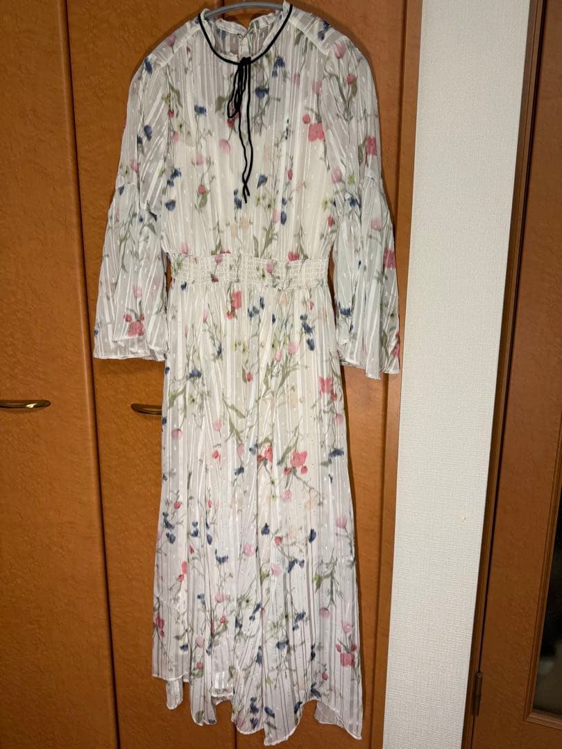 【ひー】ボウタイフラワープリントワンピース