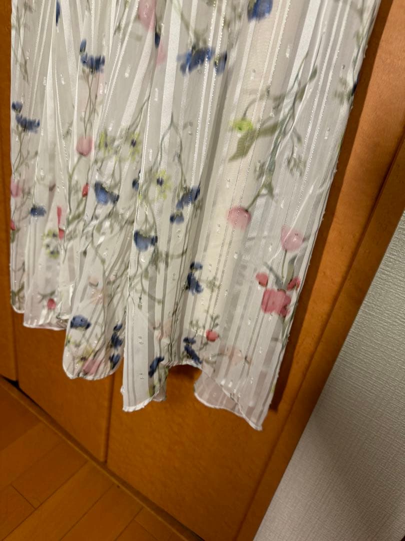 【ひー】ボウタイフラワープリントワンピース