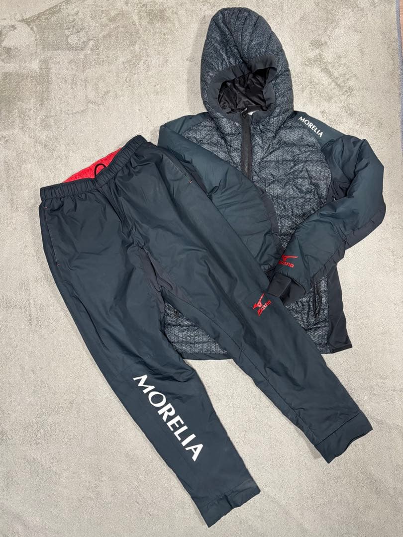 【aaa】ミズノ　MORELIA ピステ・ウィンドブレーカー セット