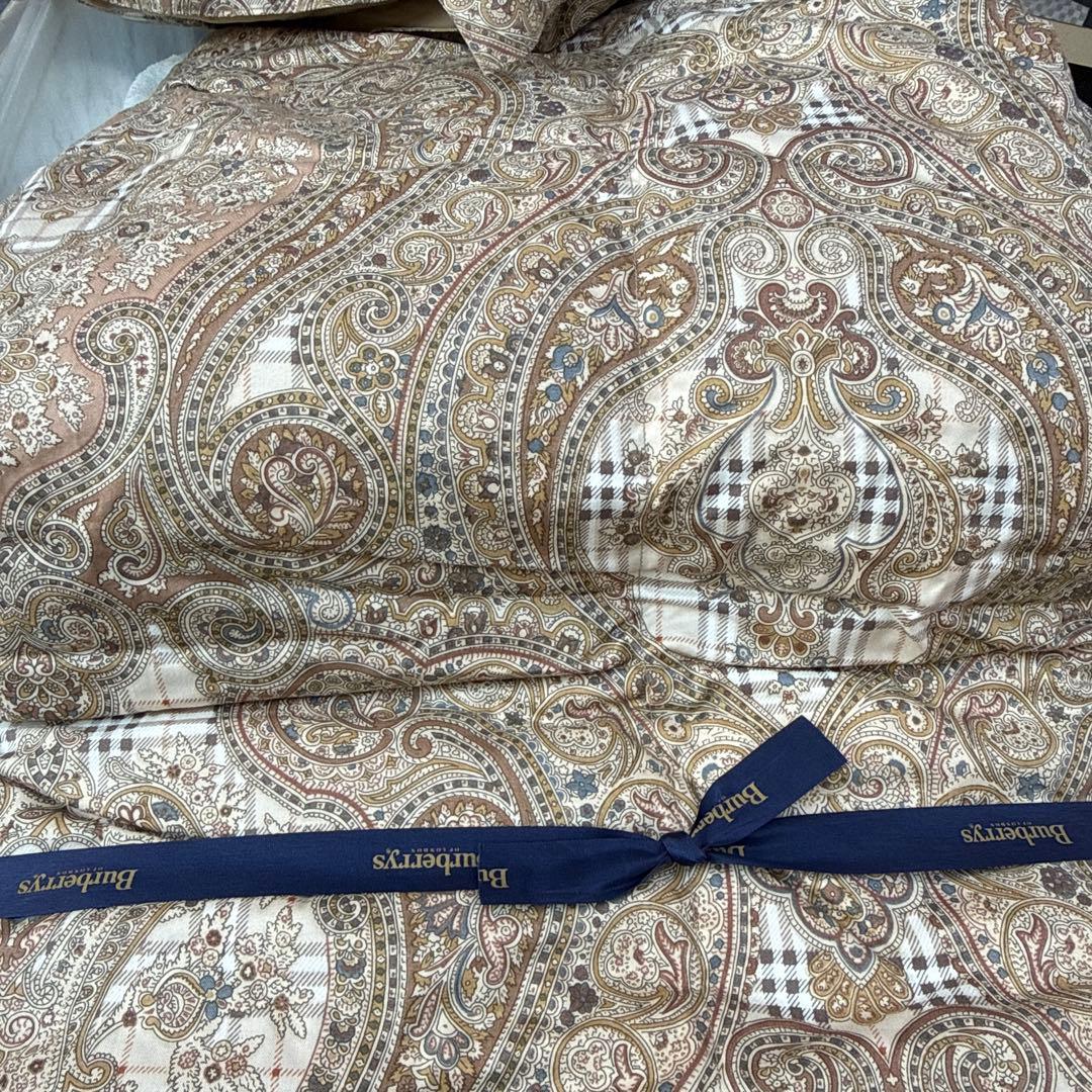 y*m様 未使用東京西川バーバリーBurberrys羽毛肌掛布団ダウン85％フェ