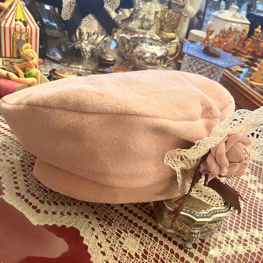 新品　未使用　メアリーマグダレン　ベレー帽　帽子　薄ピンク系　コサージュ　薔薇