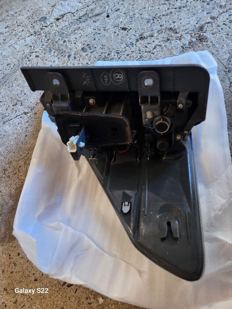 RE、20ヴェルファイアテールライト 左右セット クリアレンズ