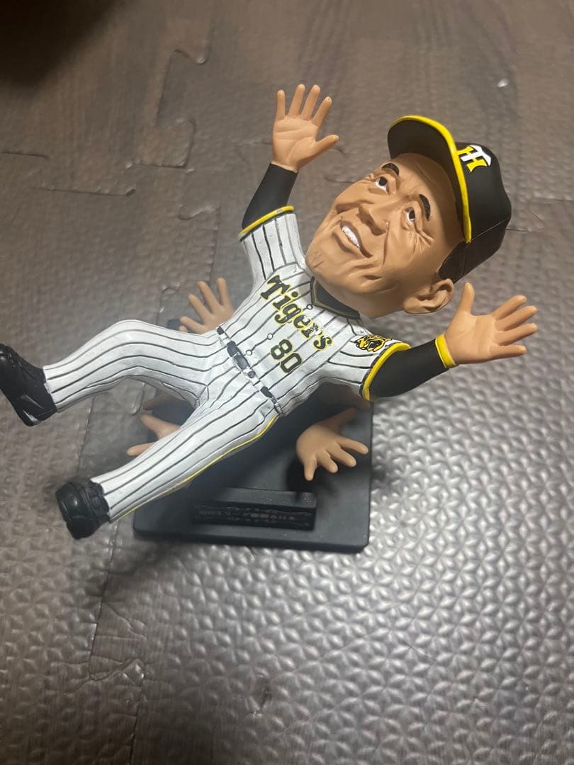 岡田監督　2023年優勝記念ボブルヘッド