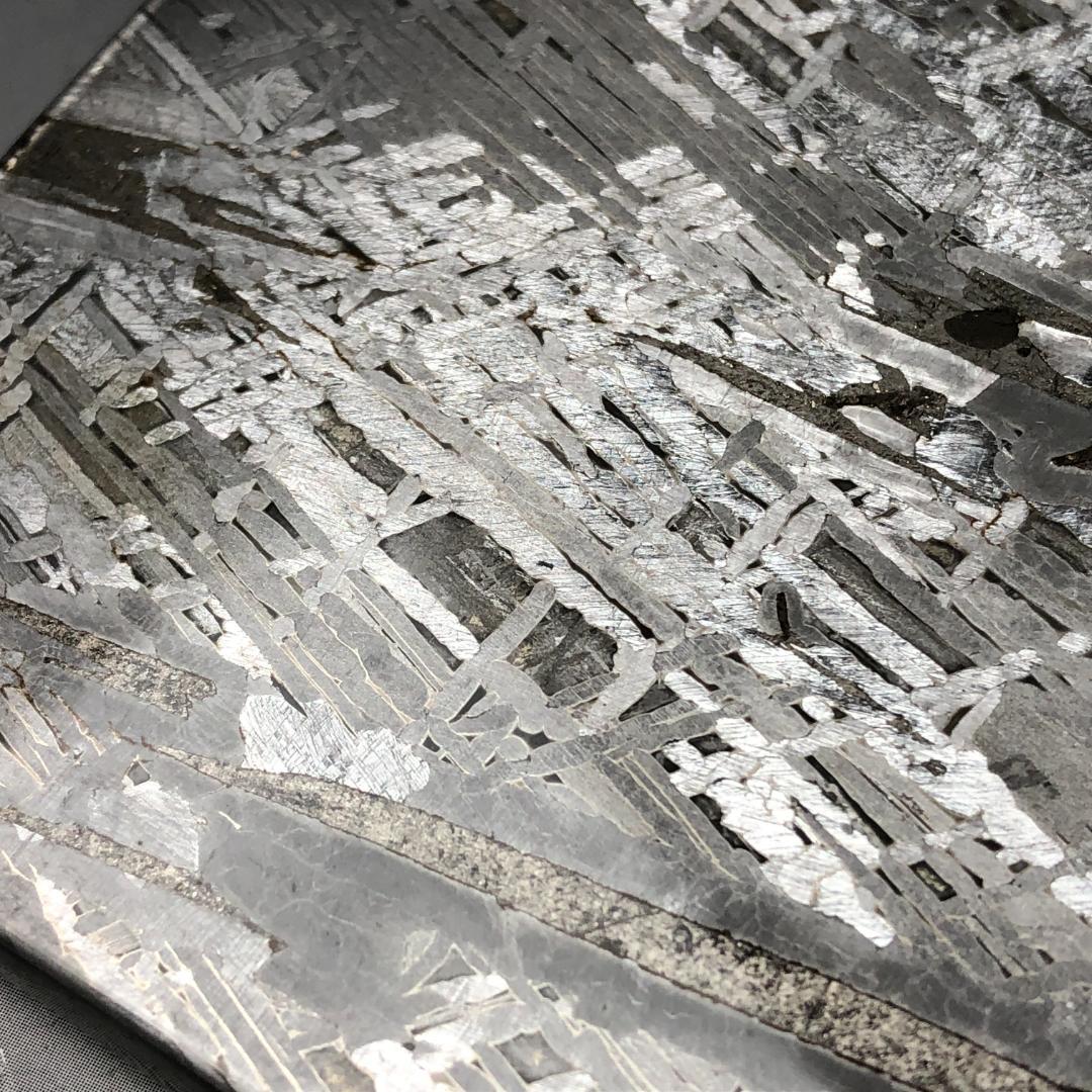 アルタイ隕石　 鉄隕石　メテオライト鉄隕石　原石　重さ約269ｇ