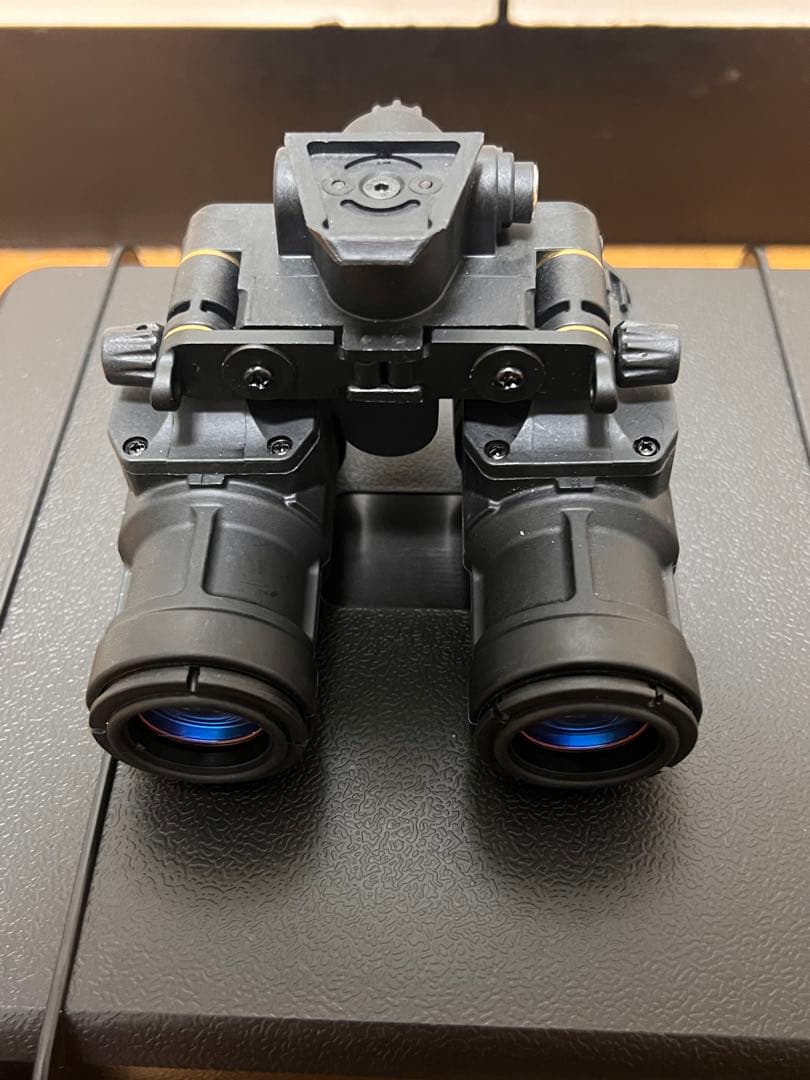 PVS31　デジタルナイトビジョン 実動 IRバッテリーボックス対応　四角画面