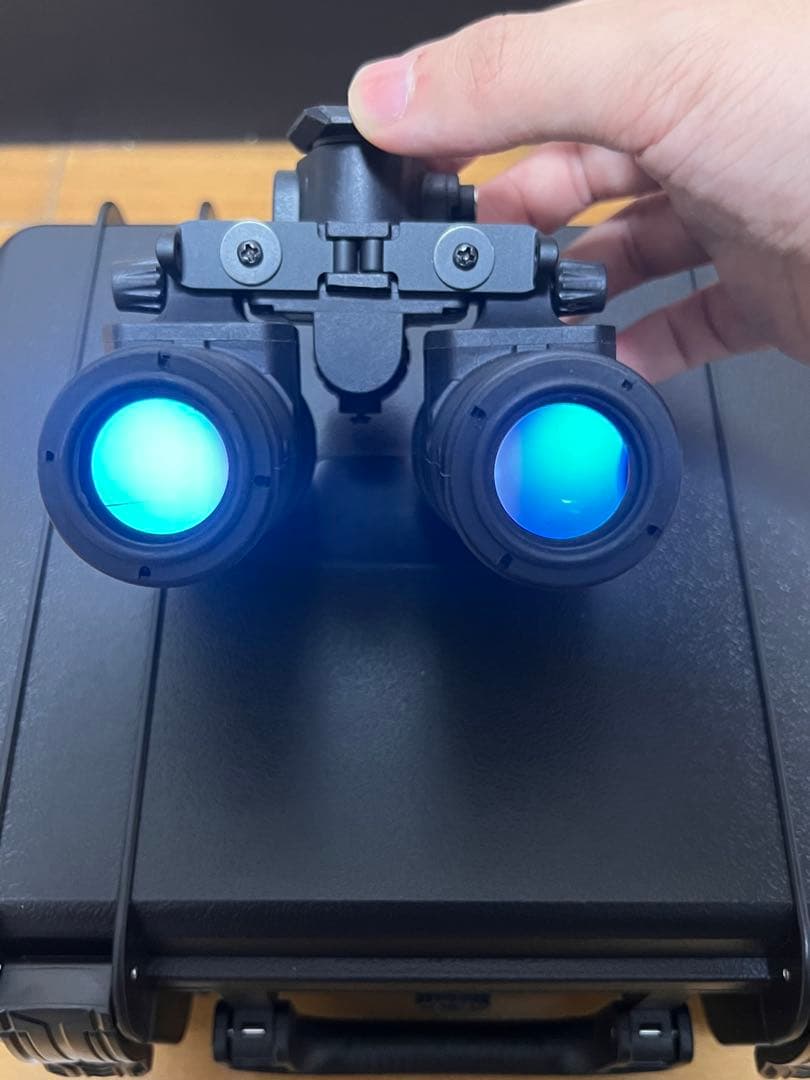 PVS31　デジタルナイトビジョン 実動 IRバッテリーボックス対応　四角画面