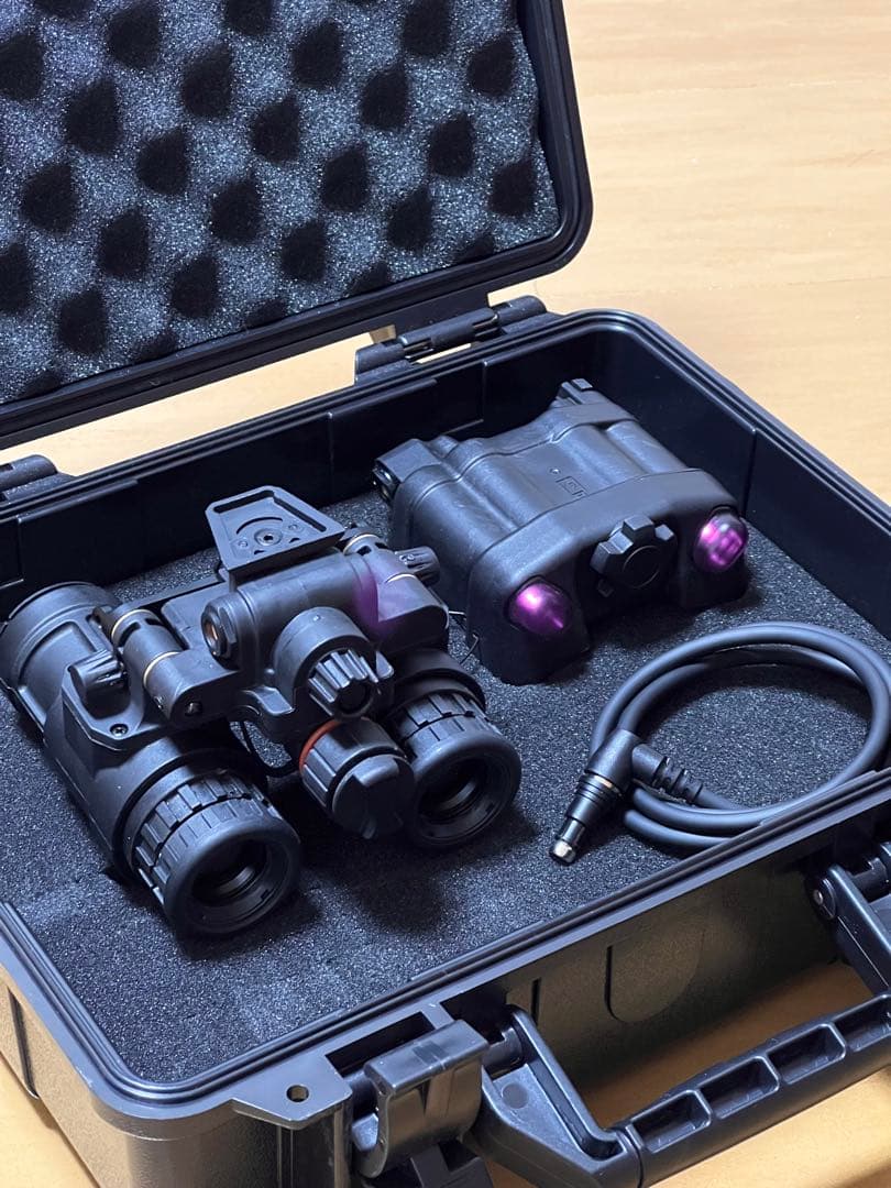 PVS31　デジタルナイトビジョン 実動 IRバッテリーボックス対応　四角画面