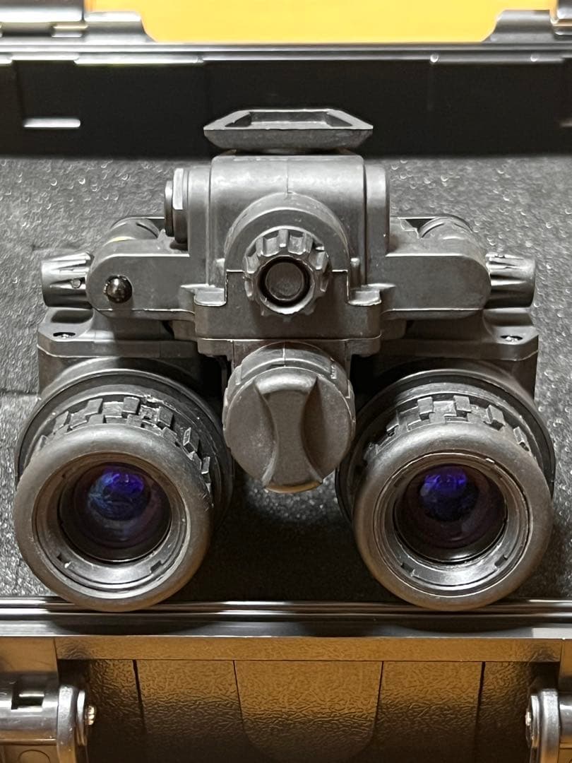 PVS31　デジタルナイトビジョン 実動 IRバッテリーボックス対応　四角画面