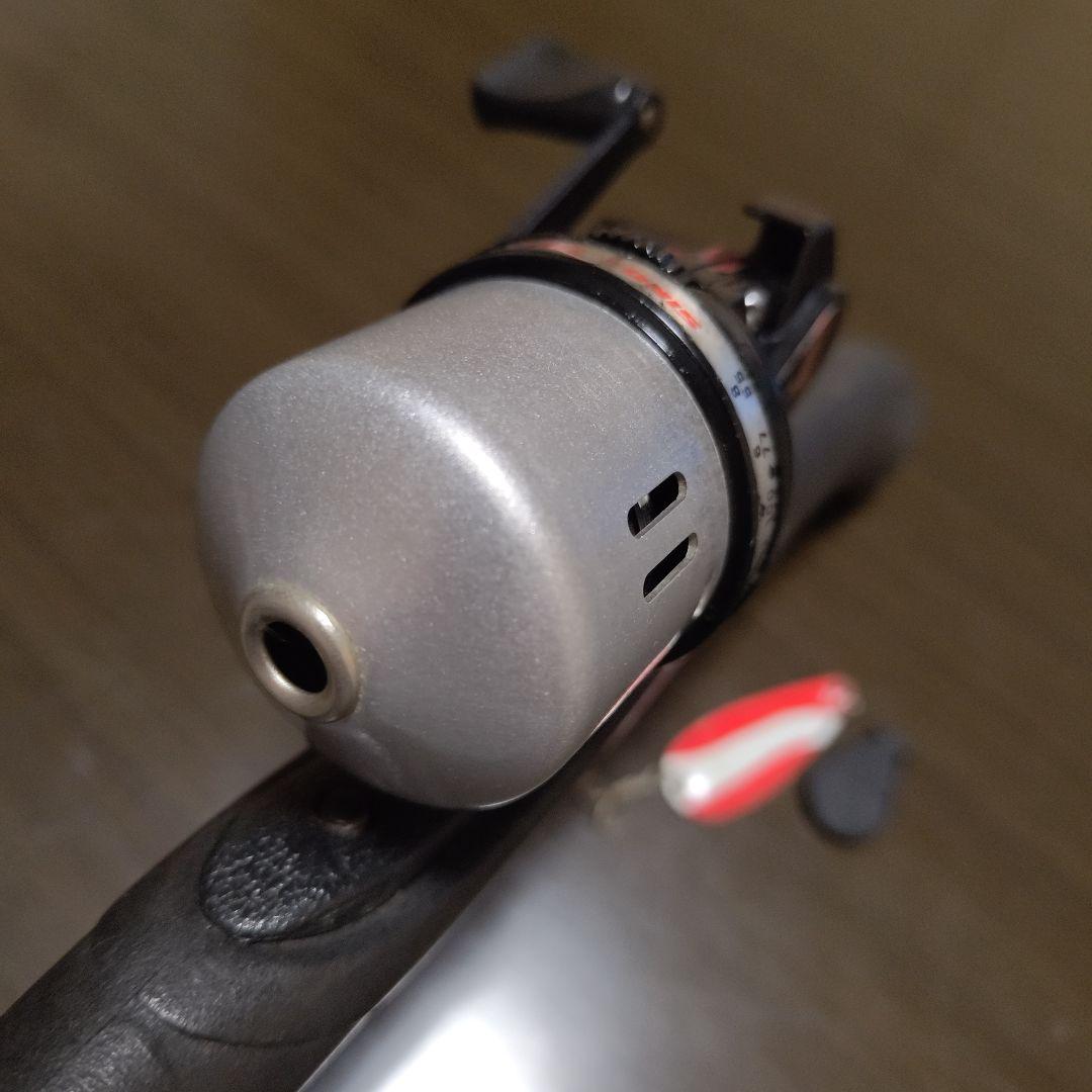 滑らか完動品50年程前昭和宝物釣具SINOX7001クローズドフェイスリールのみ