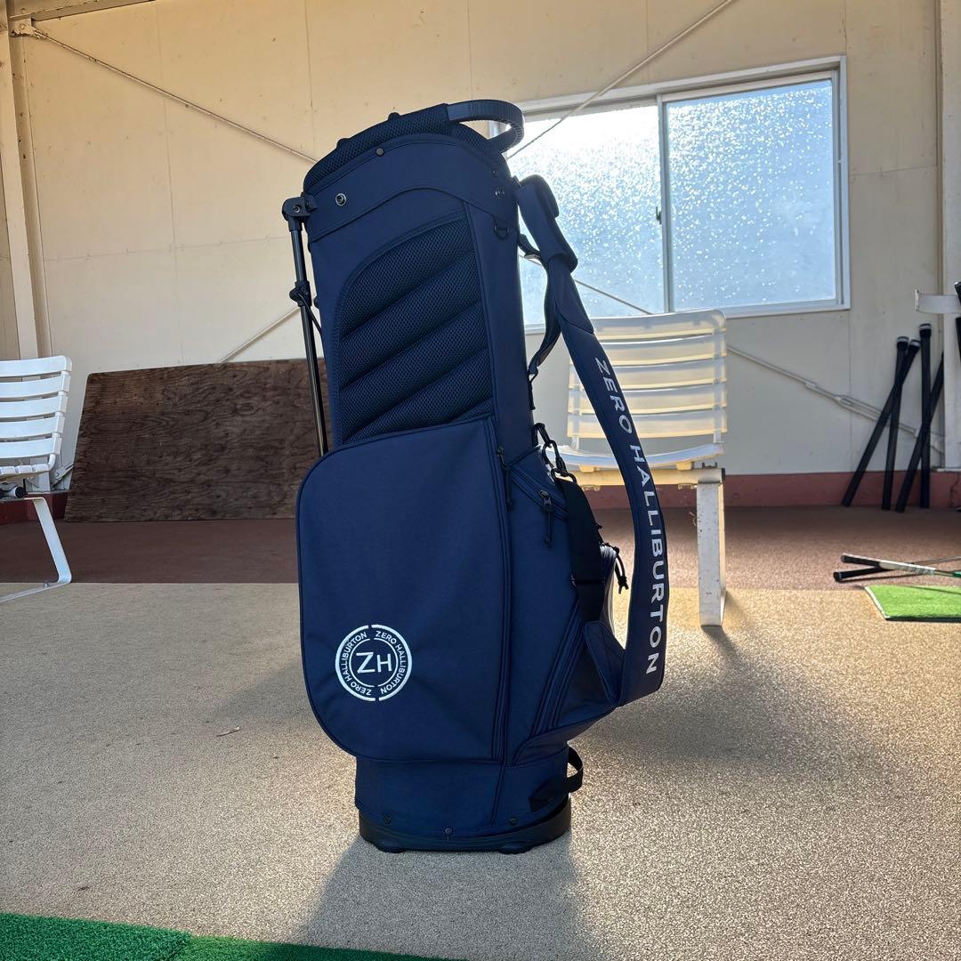 ゼロハリバートン　ネームプレート付きゴルフバッグとクラブカバーセット