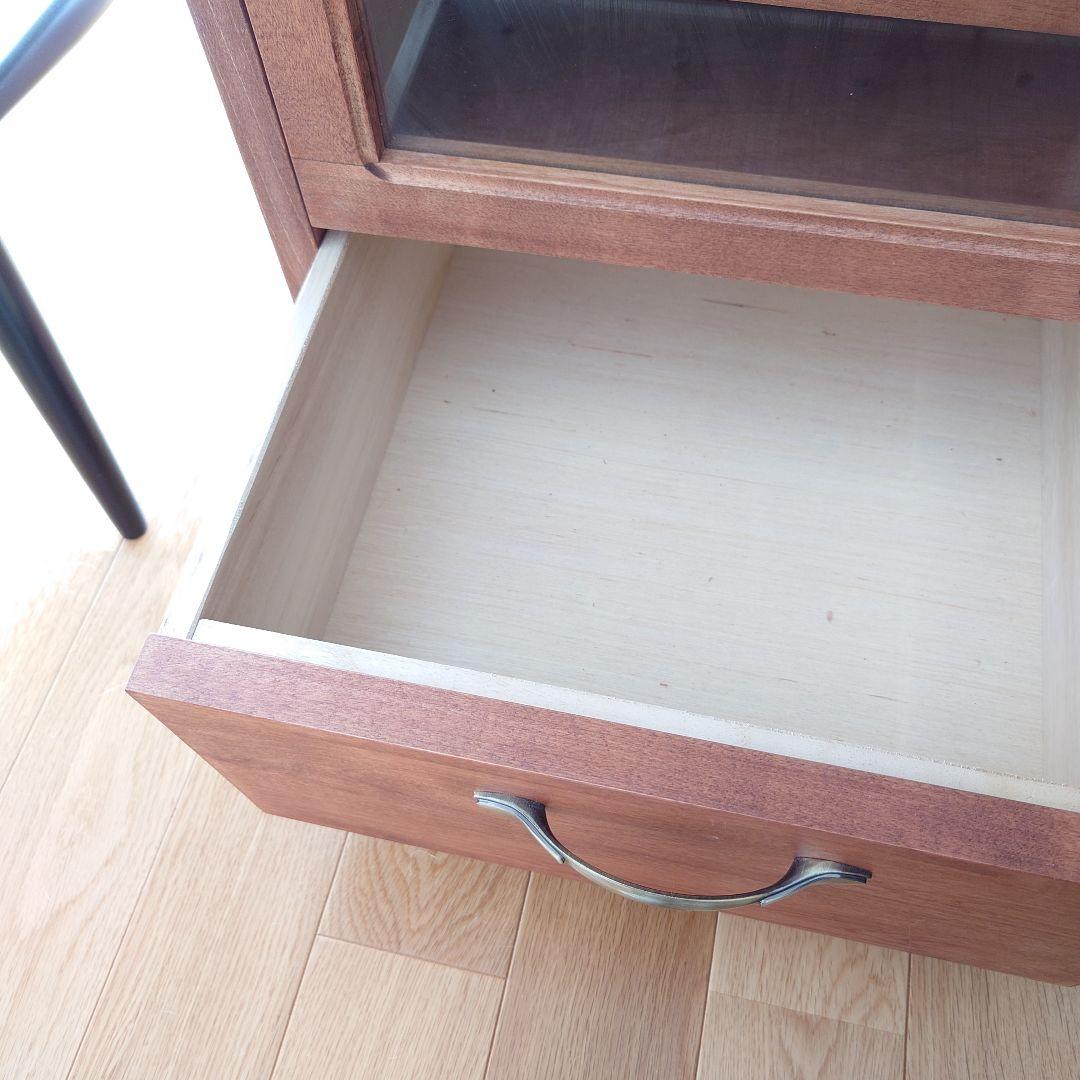 値下げ【美品/約半額】シャツケース風 木製ブラウンキャビネット ガラス扉付き