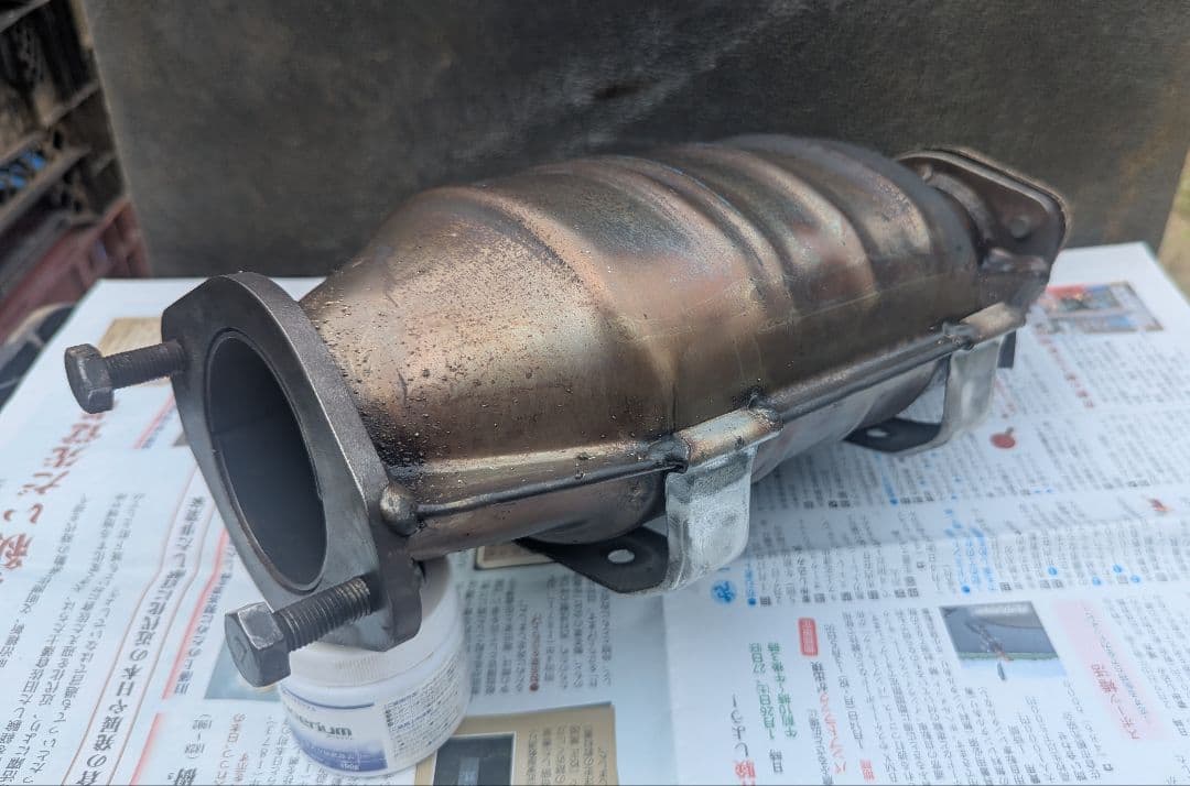 触媒コンバーター 　触媒　車種　不明
