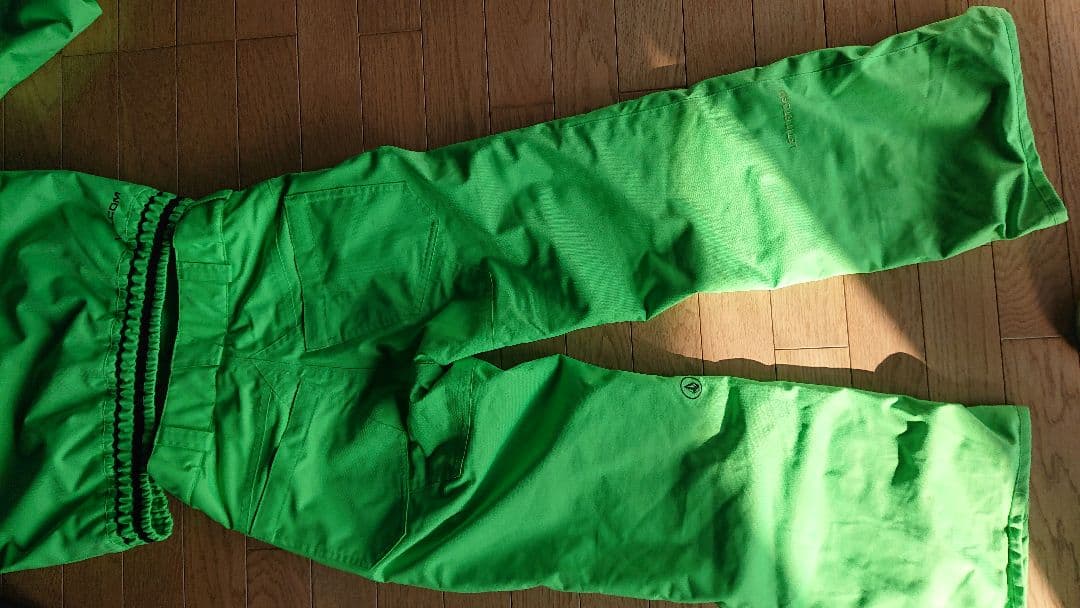 VOLCOM 子ども用 スノーボードウェアセット