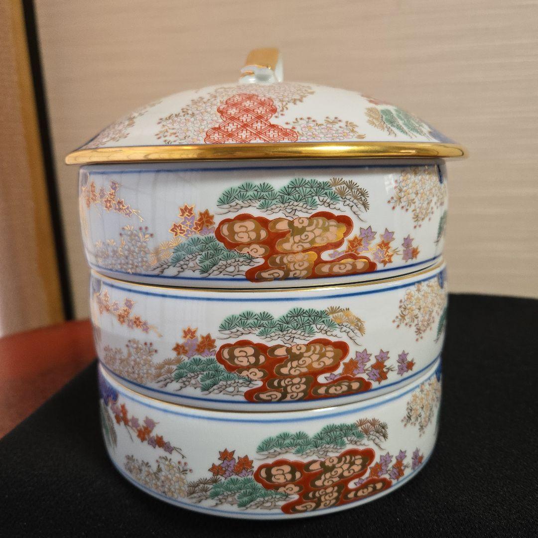 【希少な未使用美品】有田焼 其泉窯 染錦春秋紋　三段重