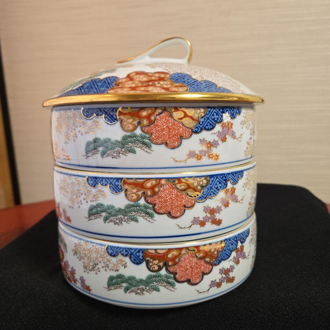 【希少な未使用美品】有田焼 其泉窯 染錦春秋紋　三段重
